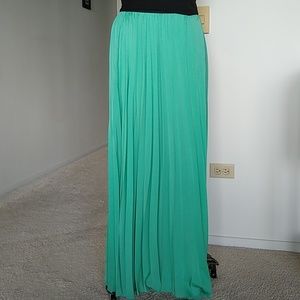 Zara mint pleated maxi skirt